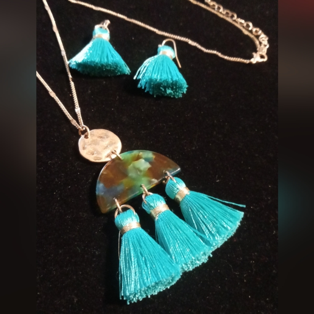 Blue tortoise shell necklace with matching earrings gold tone long chain